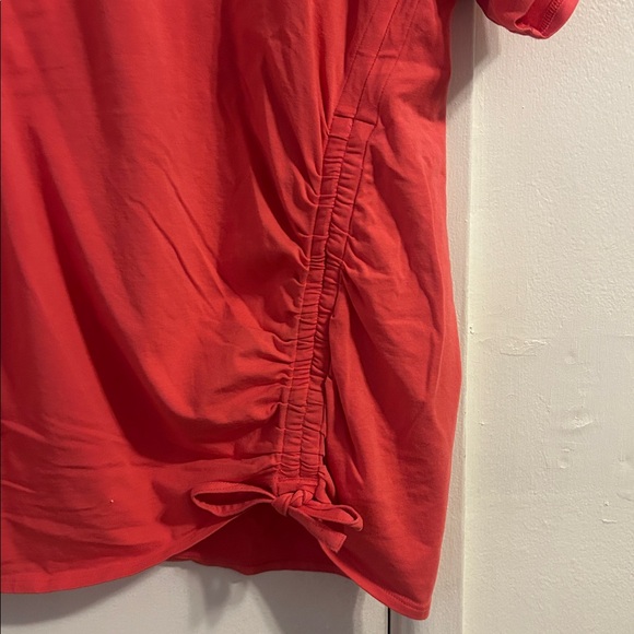 Ruched active tee - Picture 2 of 4